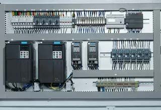Beaver WT-KRC 1300  Электрокомпонентны Siemens  Высоконадежные электрокомпоненты от ведущего мирового производителя гарантируют стабильную и долголетнюю бесперебойную работу станка  Пылезащищенное исполнение электрошкафа исключает загрязнение высо...